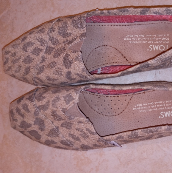 Toms Shoes - Tom's slip on shoes